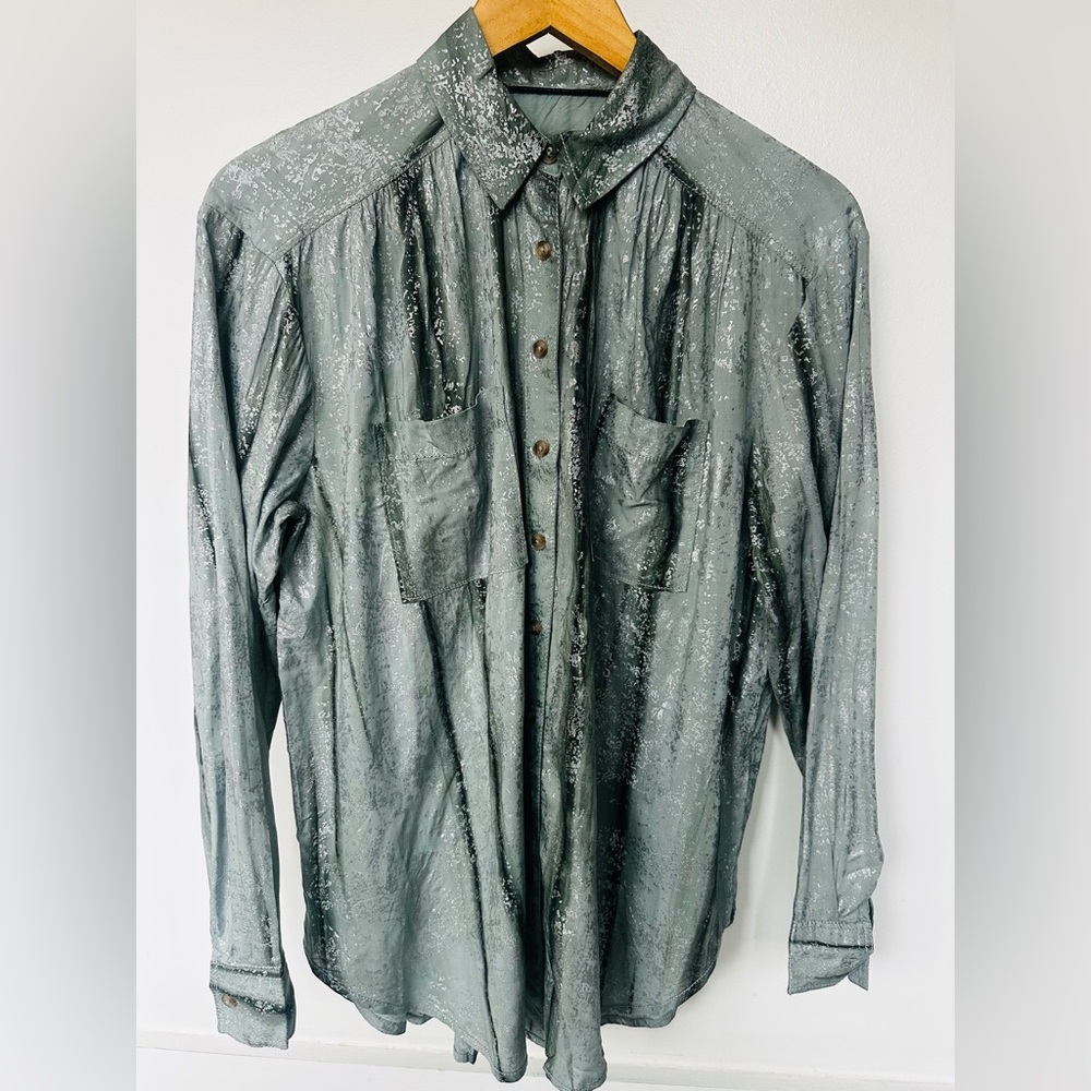 NWOT Pilcro mint green/silver metallic button front blouse from Anthropologie
